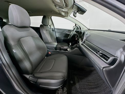 Used 2025 Kia Sportage LX AWD/4WD image 28