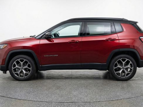 Used 2025 Jeep Compass Limited image 5