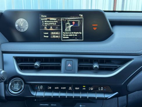 Used 2022 Lexus UX 200 image 21