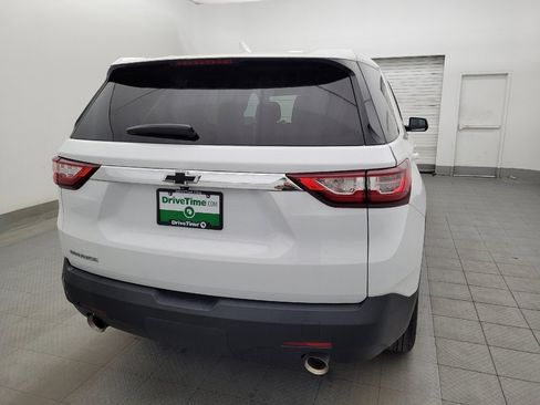 Used 2021 Chevrolet Traverse LS FWD image 7