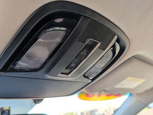 Used 2019 Kia Sorento AWD V6 image 32