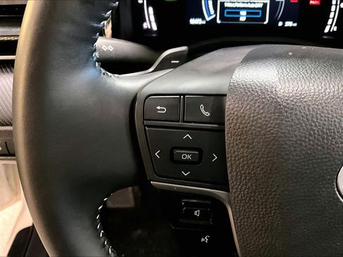 Used 2025 Toyota Camry SE image 22