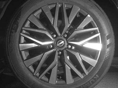 Used 2025 Nissan Altima 2.5 SV image 14