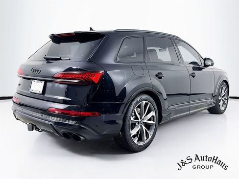 Used 2023 Audi SQ7 Premium Plus w/ Executive Package image 7