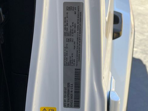 Used 2022 Jeep Wrangler Unlimited Sahara image 29