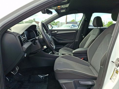 Used 2025 Volkswagen Jetta Sport FWD image 13
