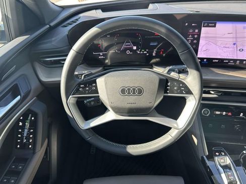 Certified 2025 Audi Q5 Premium AWD/4WD image 17
