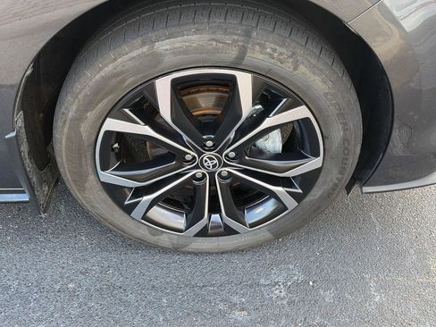 Certified 2025 Toyota Sienna Platinum FWD image 40