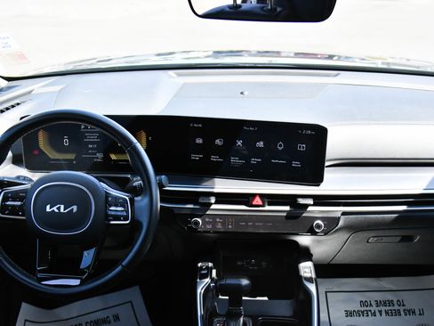 Used 2024 Kia Sorento S image 42