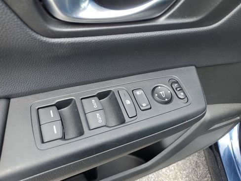 Used 2025 Honda CR-V EX image 18