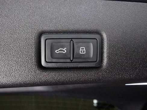 Used 2025 Audi Q5 Prestige AWD/4WD image 41