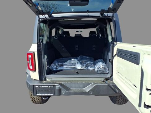 New 2026 Ford Bronco Outer Banks AWD/4WD image 8