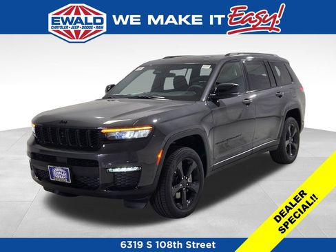 New 2025 Jeep Grand Cherokee L Limited w/ Black Appearance Package AWD/4WD image 18