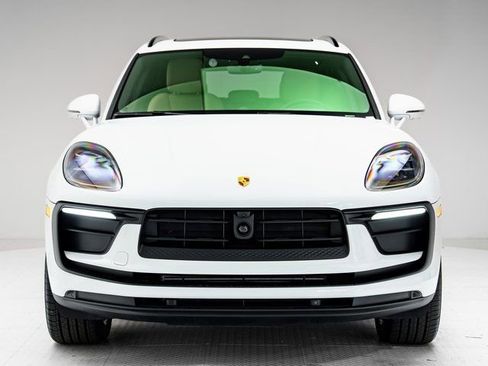 New 2026 Porsche Macan image 33