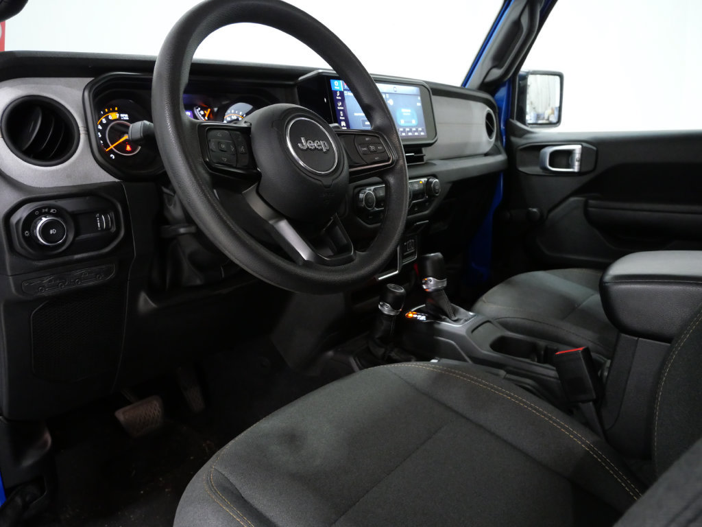 Used 2024 Jeep Wrangler Unlimited Sport AWD/4WD image 12