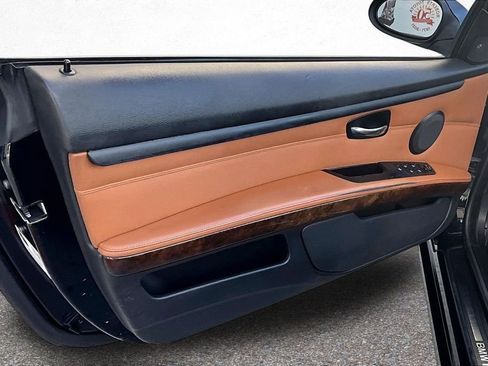 Used 2009 BMW 335i Convertible image 19