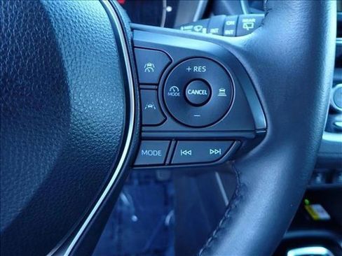 Used 2023 Toyota Corolla Cross XLE image 17