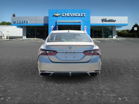 Used 2024 Toyota Camry SE image 4