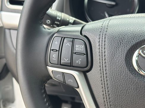 Used 2019 Toyota Highlander Limited AWD/4WD image 26