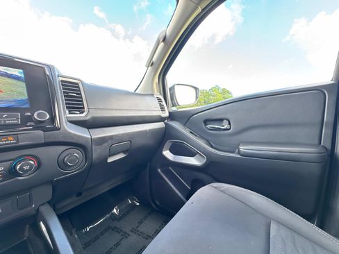 Used 2024 Nissan Frontier SV w/ Technology Package image 26