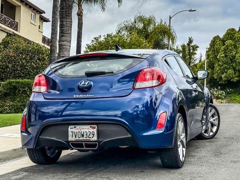 Used 2016 Hyundai Veloster FWD image 19