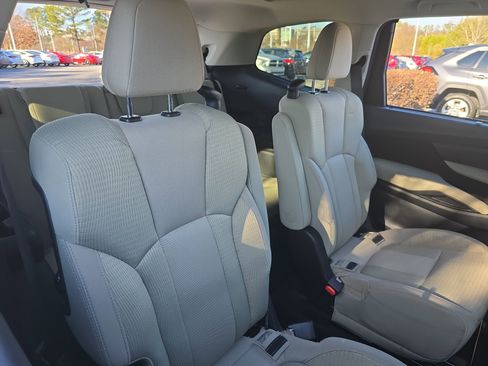 Used 2020 Subaru Ascent Premium w/ Convenience Package image 12