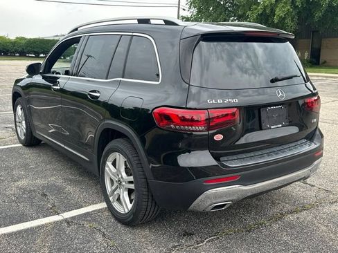 Used 2023 Mercedes-Benz GLB 250 4MATIC image 4