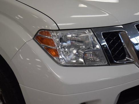 Used 2013 Nissan Frontier SV image 18