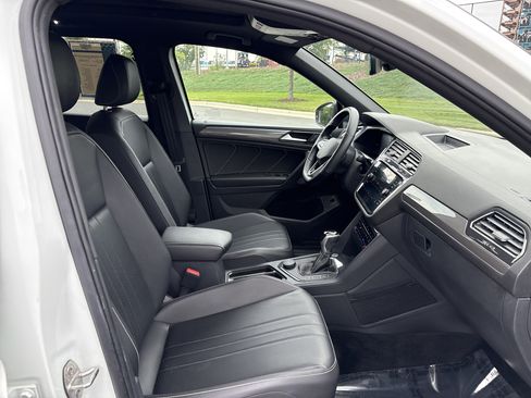 Used 2022 Volkswagen Tiguan SE R-Line AWD/4WD image 25