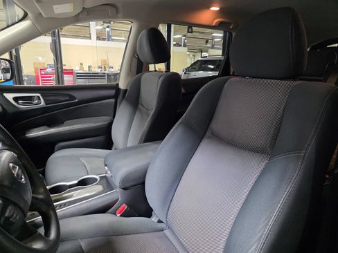 Used 2019 Nissan Pathfinder S FWD image 23