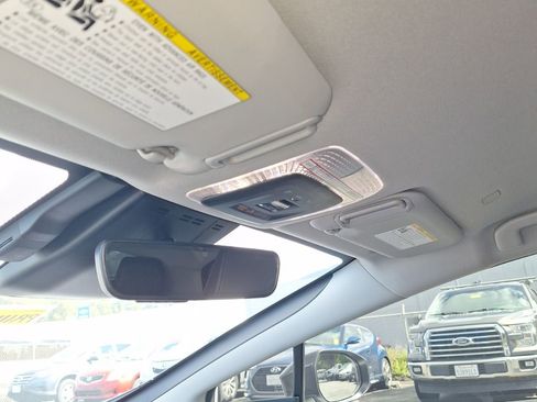 Used 2025 Toyota Prius image 17