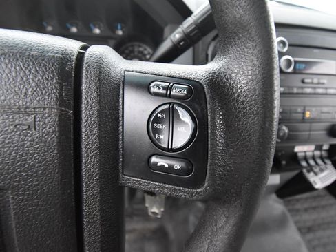 Used 2016 Ford F550 4x4 Regular Cab Super Duty image 34