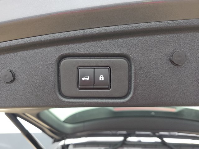 Used 2025 Nissan Pathfinder Platinum FWD image 34
