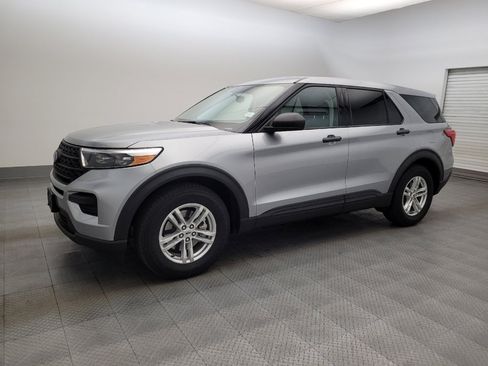 Used 2022 Ford Explorer w/ Class IV Trailer Tow Package image 2