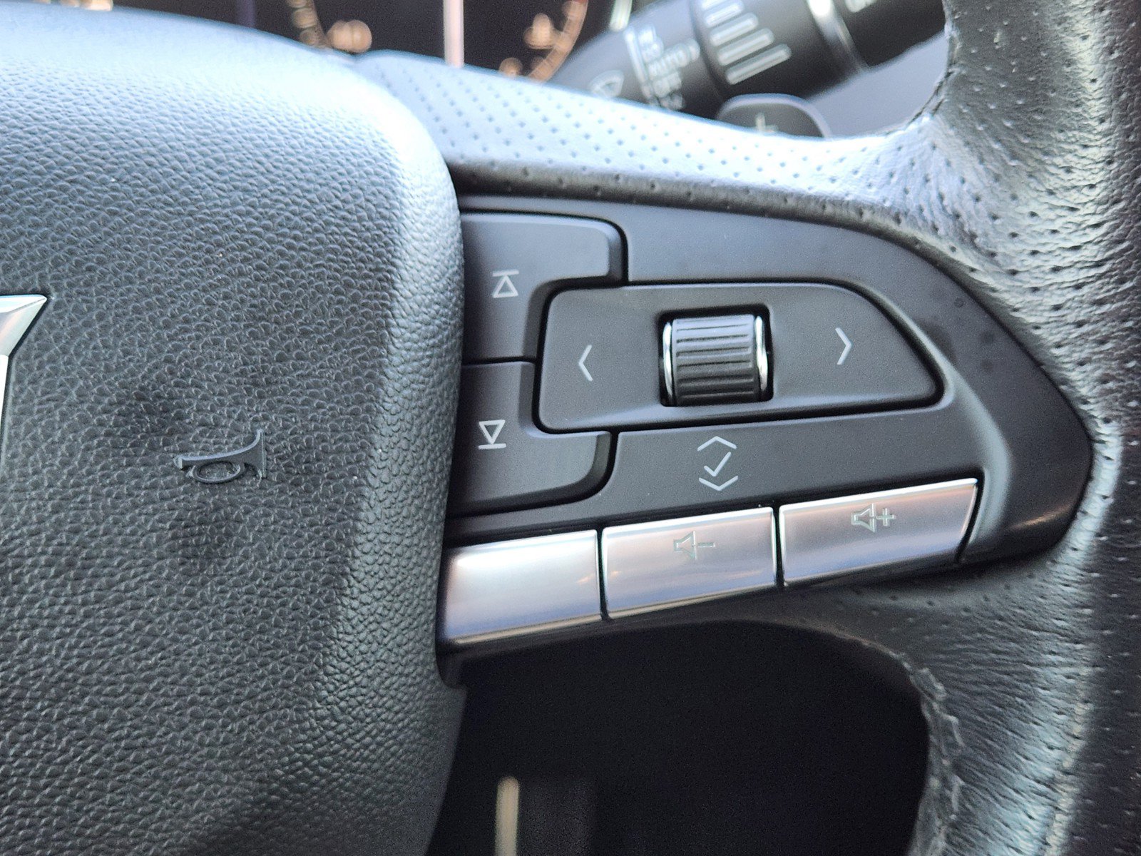 Used 2021 Cadillac XT4 Sport FWD image 23