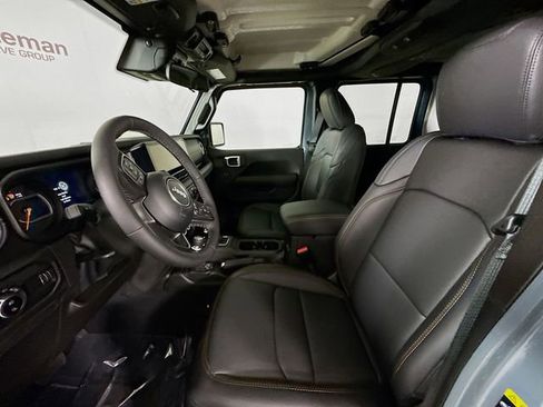 New 2025 Jeep Gladiator Sport image 20