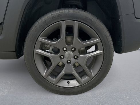 Used 2021 Jeep Renegade Latitude w/ Sun & Sound Group image 22