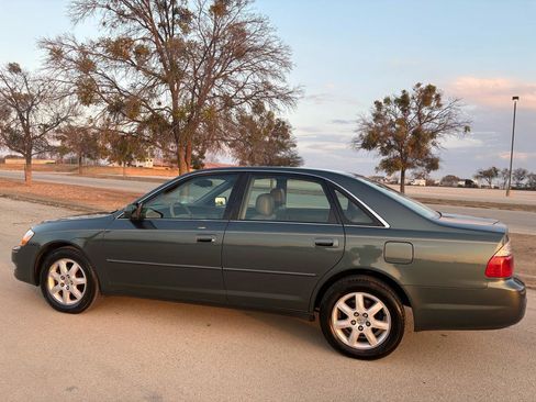 Used 2004 Toyota Avalon XLS image 3