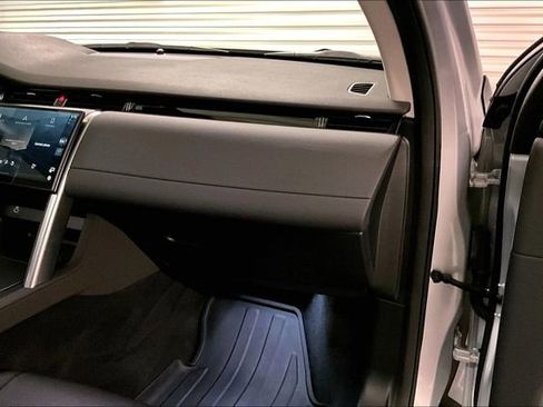 Certified 2025 Land Rover Discovery Sport S image 25