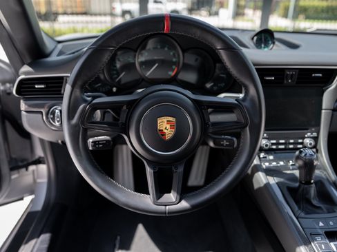 Used 2019 Porsche 911 Speedster RWD image 25