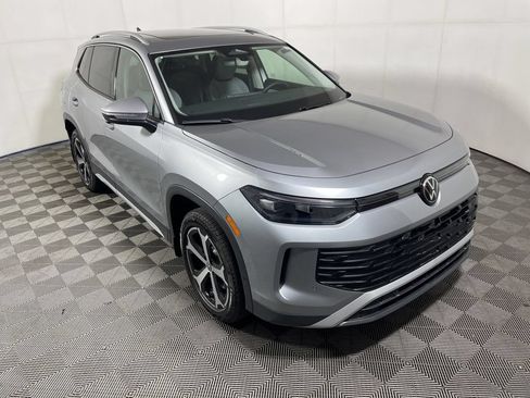 New 2026 Volkswagen Tiguan SE AWD/4WD image 1