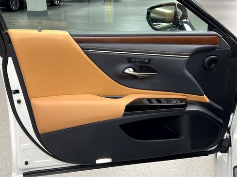 New 2025 Lexus ES 350 w/ Premium Package image 38