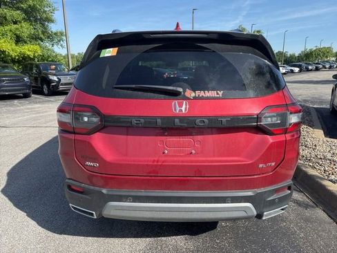 Used 2023 Honda Pilot Elite image 4