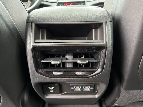 Used 2022 Jeep Grand Cherokee Altitude image 22