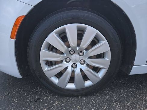 Used 2016 Chrysler 200 LX FWD image 10