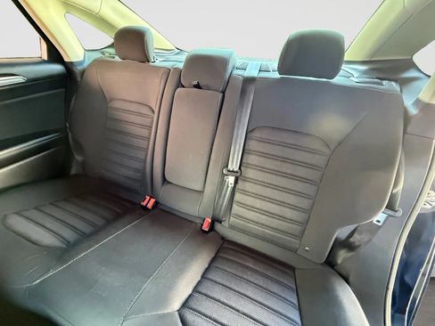 Used 2017 Ford Fusion SE w/ Fusion SE Technology Package FWD image 15