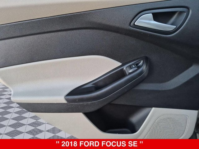 Used 2018 Ford Focus SE FWD image 27
