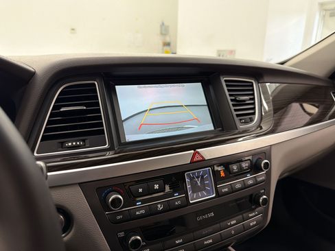 Used 2019 Genesis G80 3.8 RWD image 20