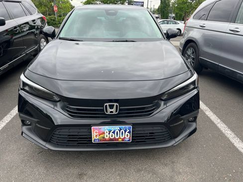 Used 2024 Honda Civic Touring image 2