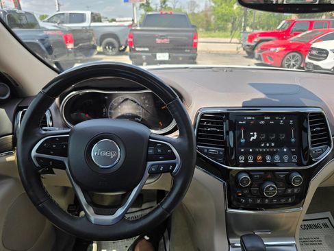 Used 2019 Jeep Grand Cherokee Overland RWD image 34